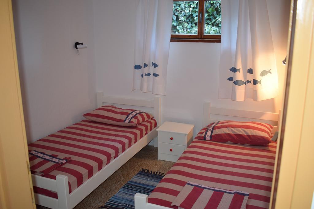 Apartments Tonka Grebaštica Стая снимка